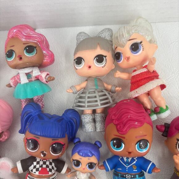 LOL Surprise Dolls and Pets Variety Lot of 26 MGA OMG - Picture 8 of 10
